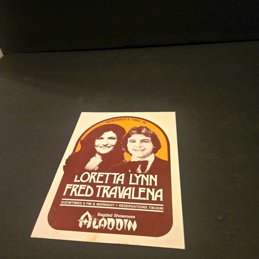 COUNTRY LORETTA LYNN FRED TRAVELENA ALADDIN HOTEL CASINO OLD LAS VEGAS POSTCARD